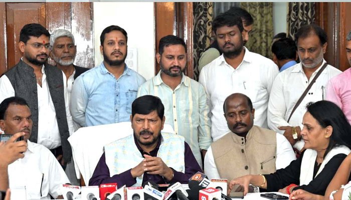 केंद्रीय राज्य मंत्री रामदास अठावले